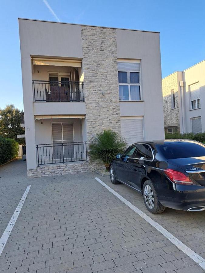 Apartman Lozancic Vir Exterior foto