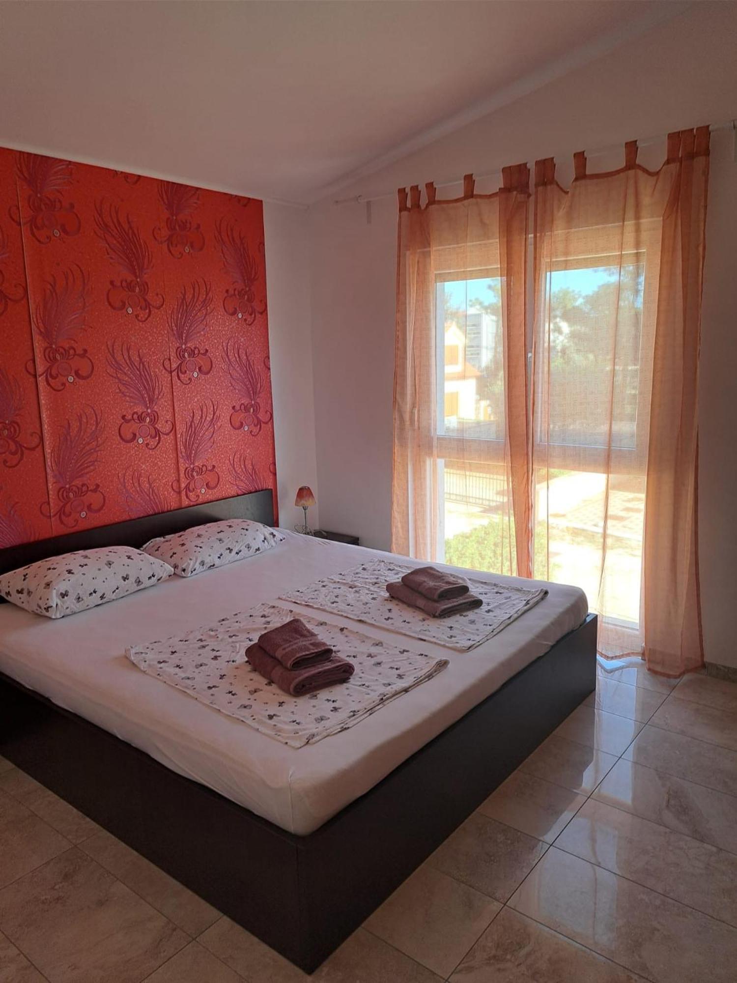 Apartman Lozancic Vir Exterior foto